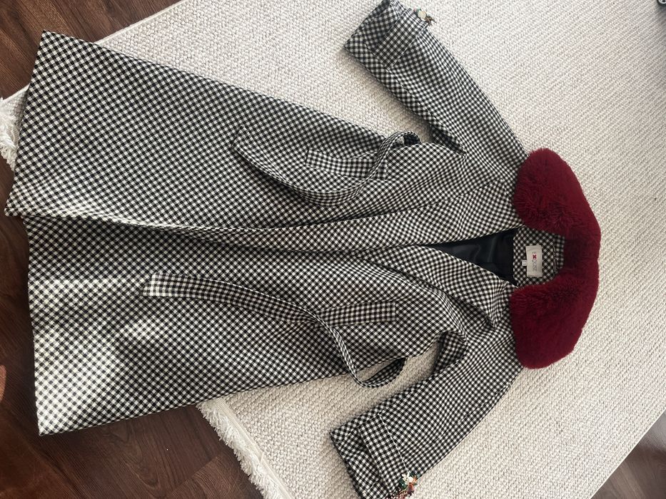 Продам пальто от EXQUSE