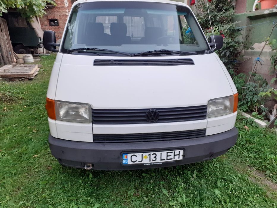 Vând. Microbuz 8+1 locuri vw transporturi T4