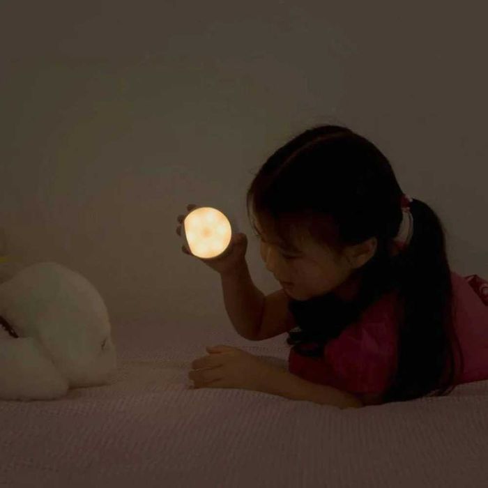Lampa LED portabila Xiaomi Yeelight cu senzor miscare