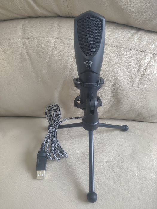 Microfon cu usb GXT cu trepied