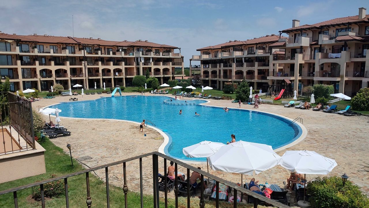 Продава се Тристаен апартамент в Каварна - 130 кв.м за 1616 €/кв.м - Снимка #1
