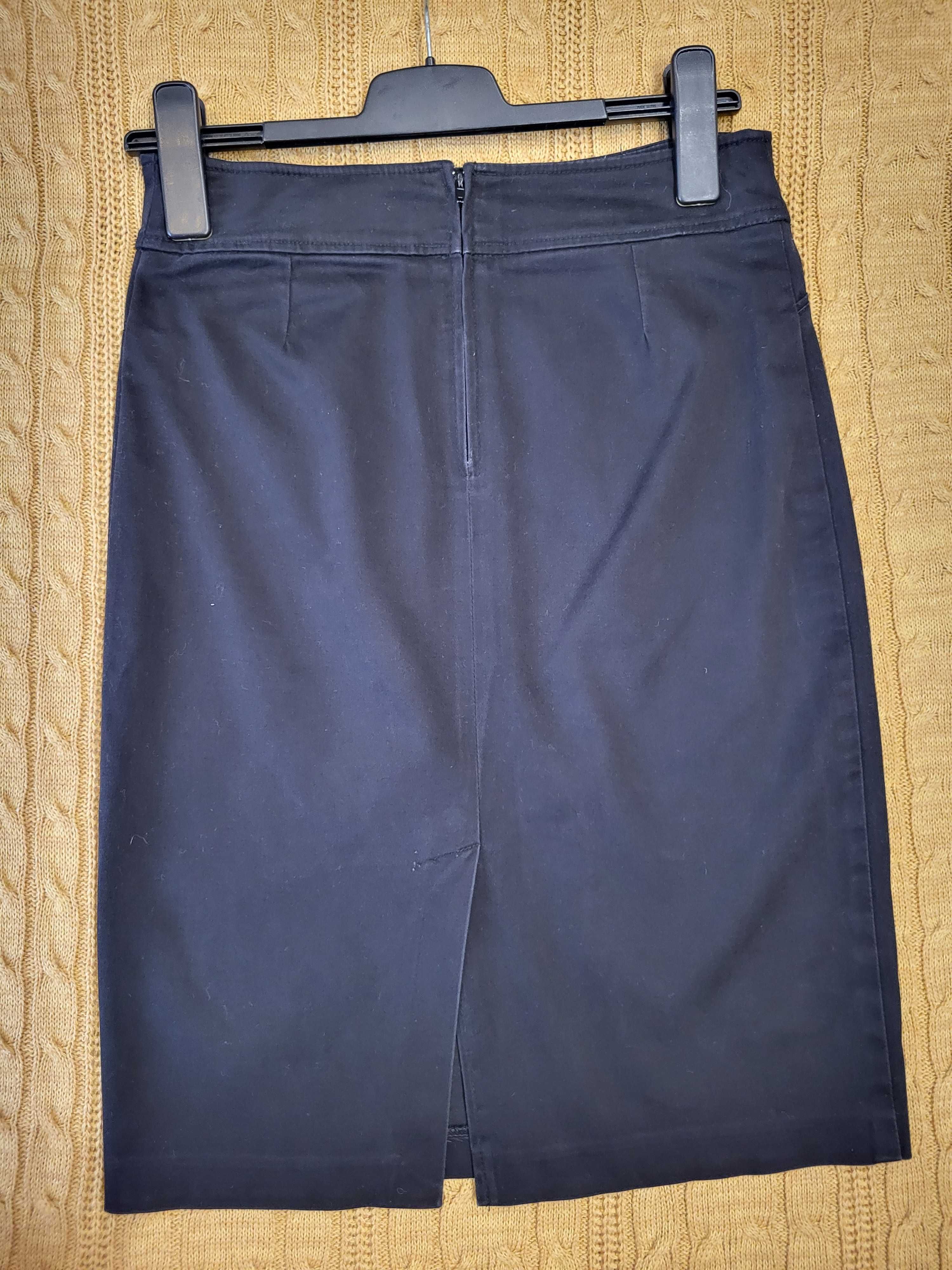 Fusta simpla, material placut si catifelat, mar 38 (S/M), talie joasa