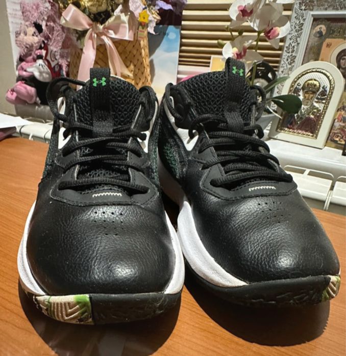 Adidași  băieți mărimea 38