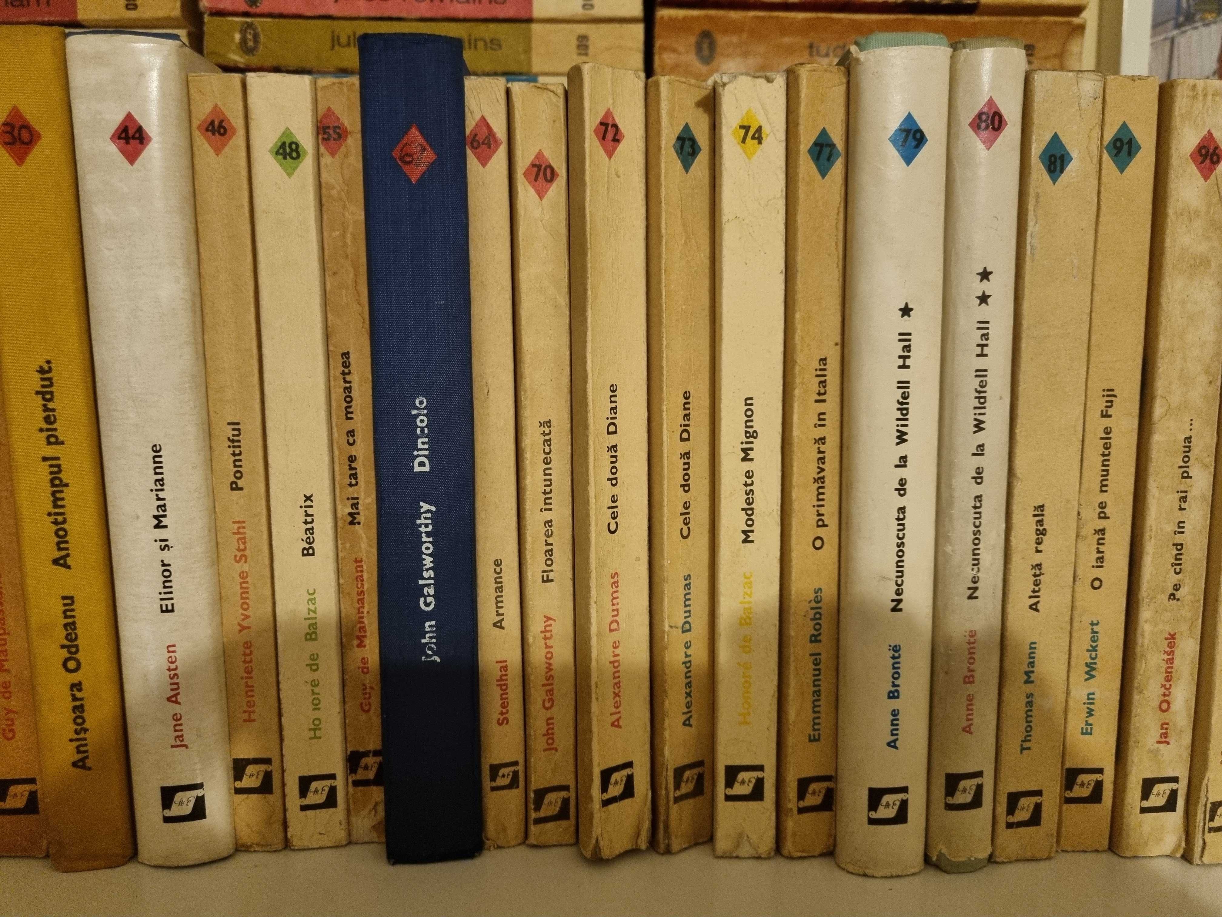 Colectia romanul de dragoste, 47 volume. Editura Eminescu, stare ft. b
