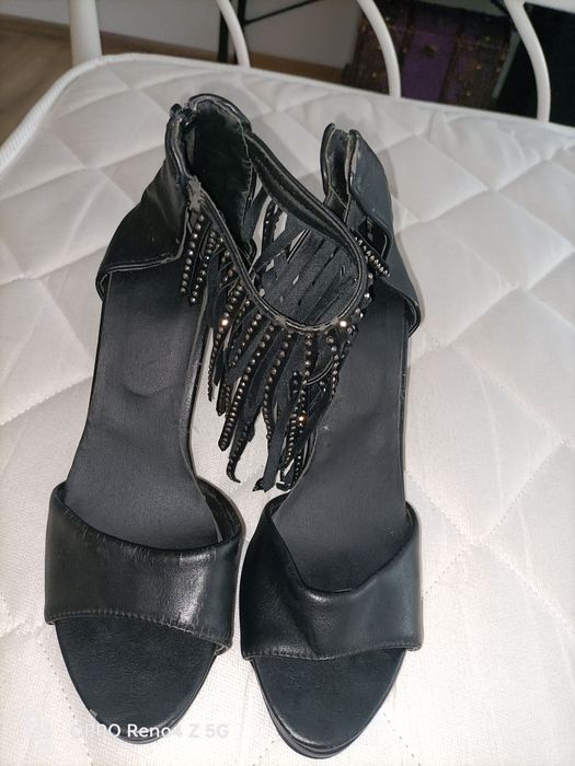 Sandale cu toc mărimea 39, noi