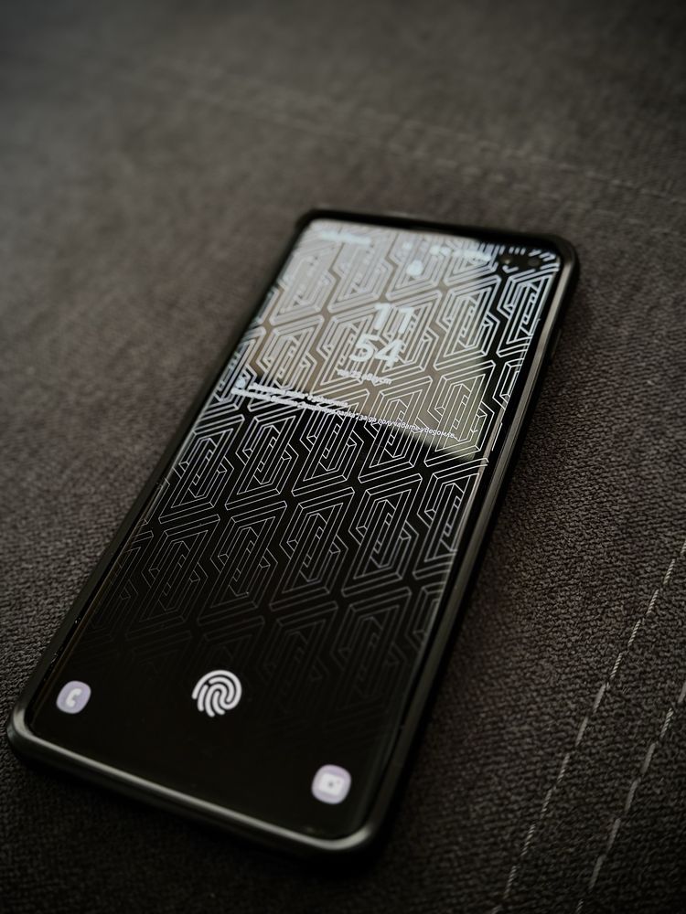 Samsung  Galaxy S10 +