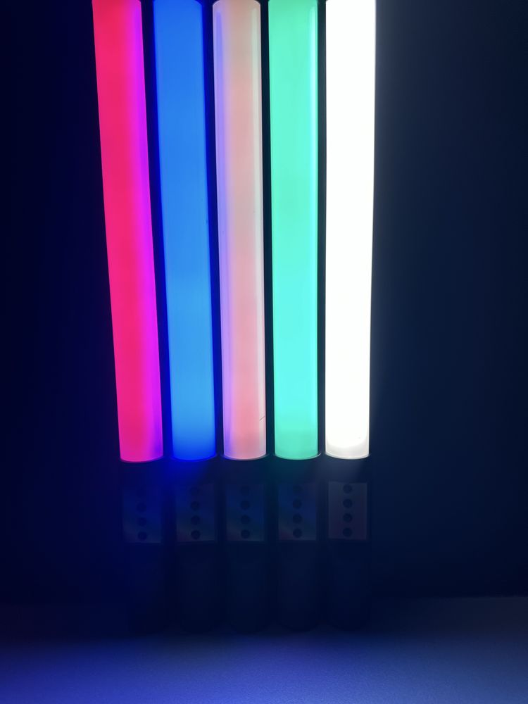 RGB lampa sotuvda xar xil ranglar typc zaryadka bilan kamplektda