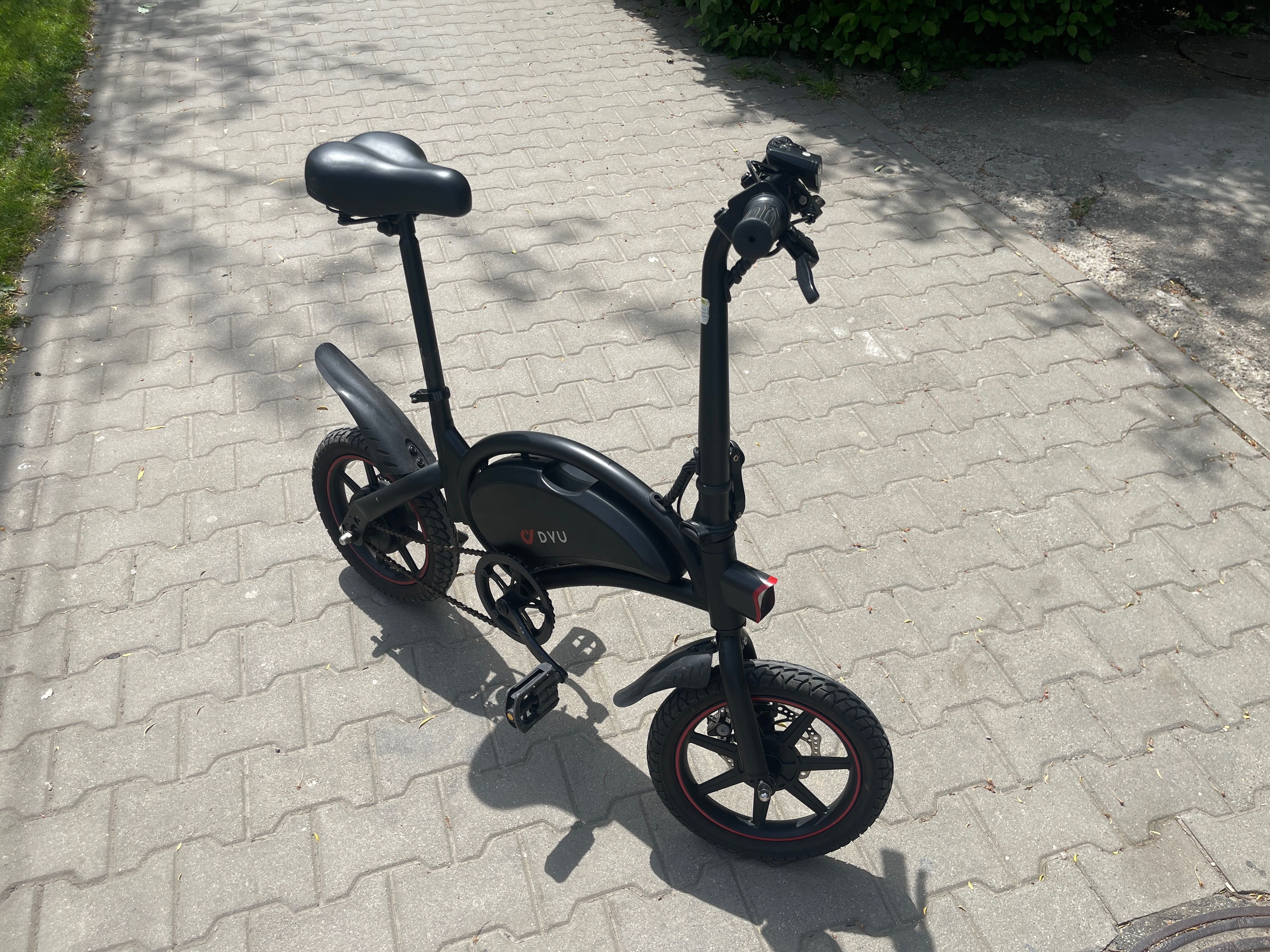 Bicicletă electrică DYU