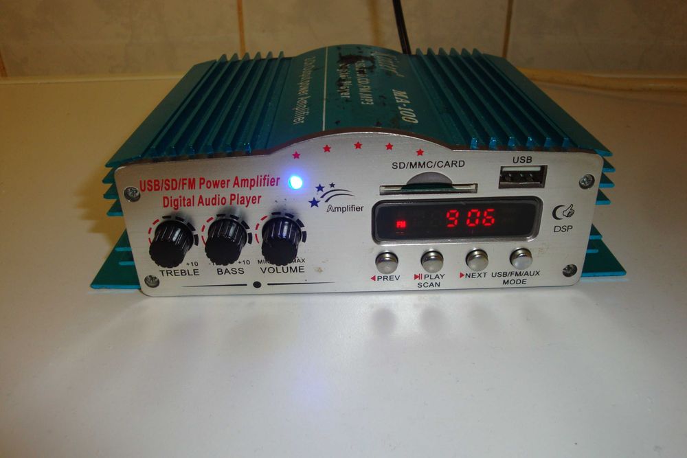 amplificator audio stereo cu radio fm card sd si usb + alimentator