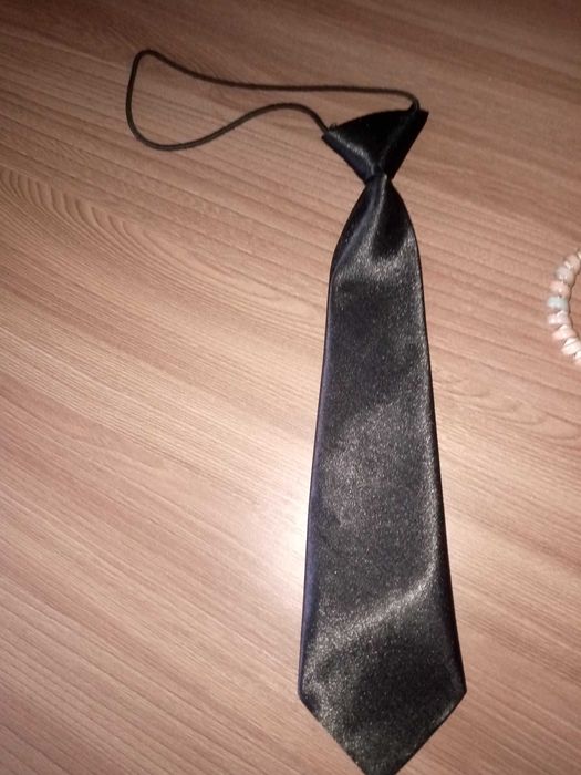 Продам галстуки для мальчика.