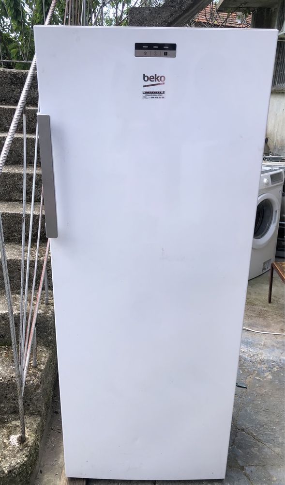 Фризер Beko 215 л.