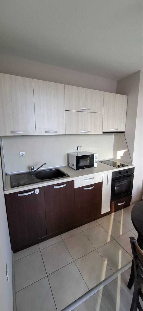 Продава се Двустаен апартамент в Варна, Център - 87 кв.м за 2299 €/кв.м - Снимка #2
