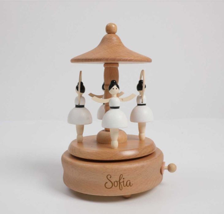 Уникална персонализирана дървена музикална кутия. Идеална за подарък