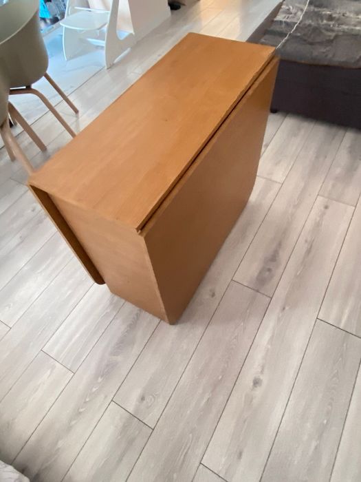 Раздвижной стол коричневый