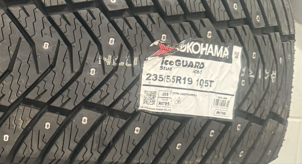 Продам новый комплект зимних шин