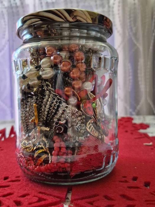 Borcan misterios cu bijuterii