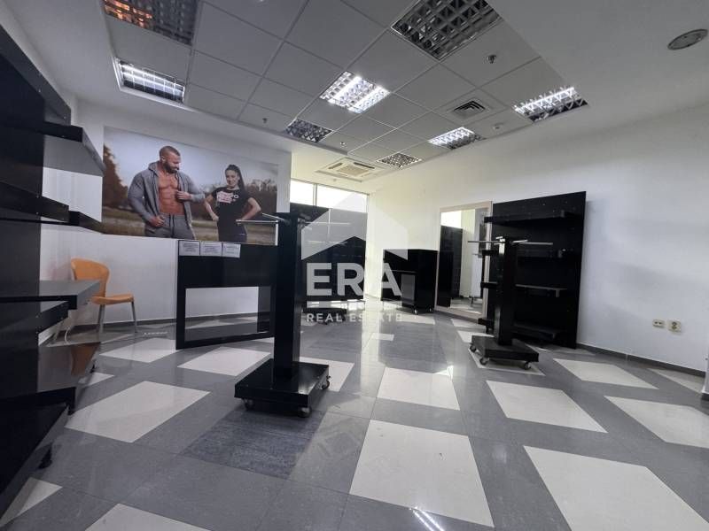 ЕРА Дръстър отдава търговско помещение под наем в търговски комплекс "