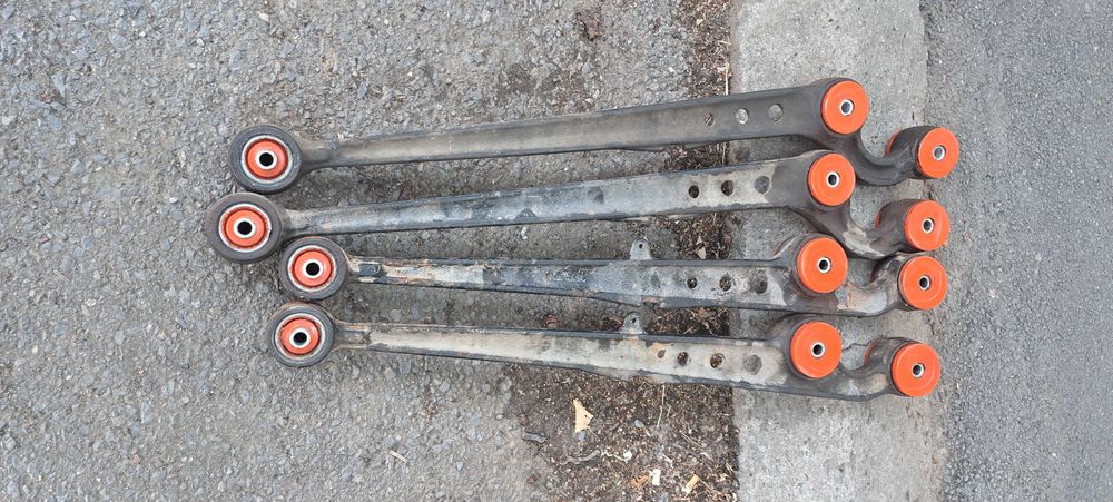 Носачи с полиуретанови втулки