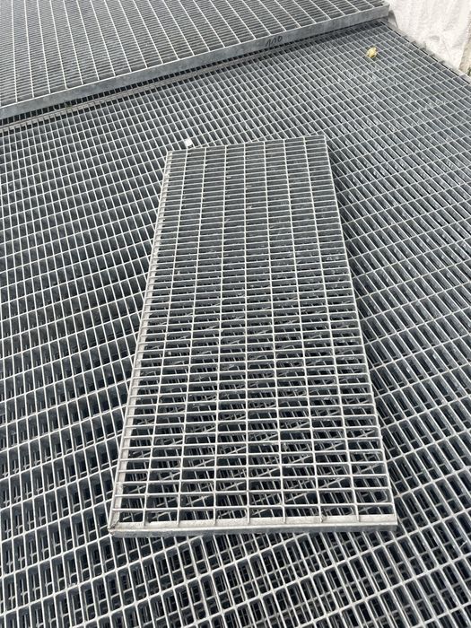 Trepte zincate galvanizate