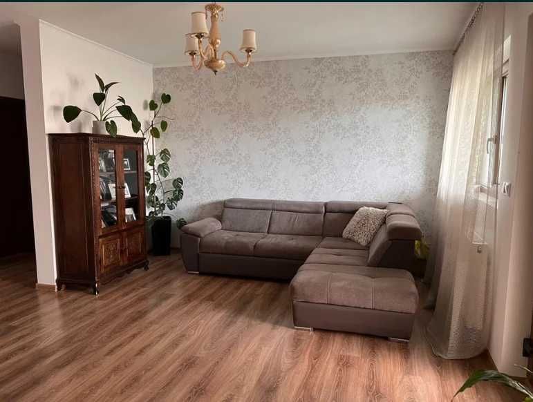Casa de vanzare cu etaj complet mobilata, cu gradina  + 5000 mp padure
