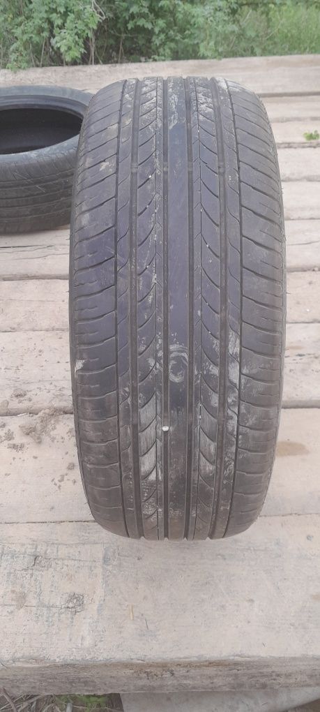 Продается 2  летние  резины 215/55R17 m+s