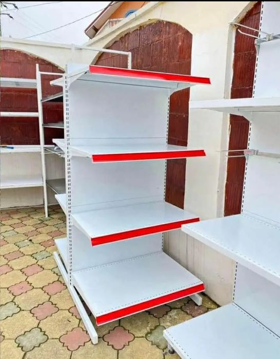 Vând rafturi de magazin mai multe