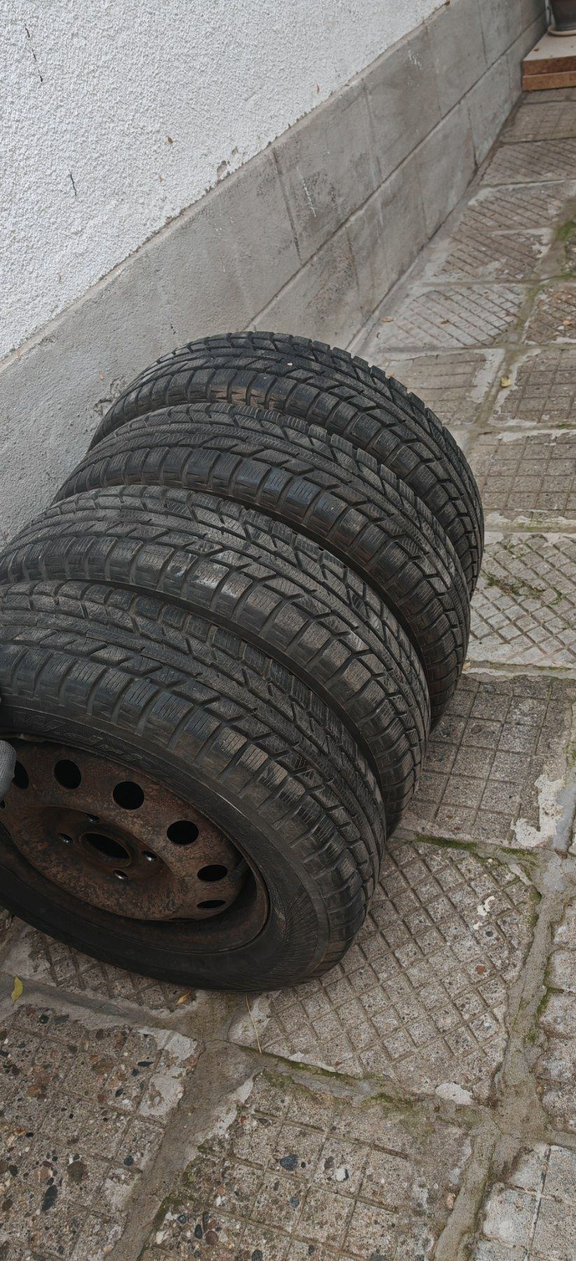 Зимни гуми с джанти 155 /70 R13