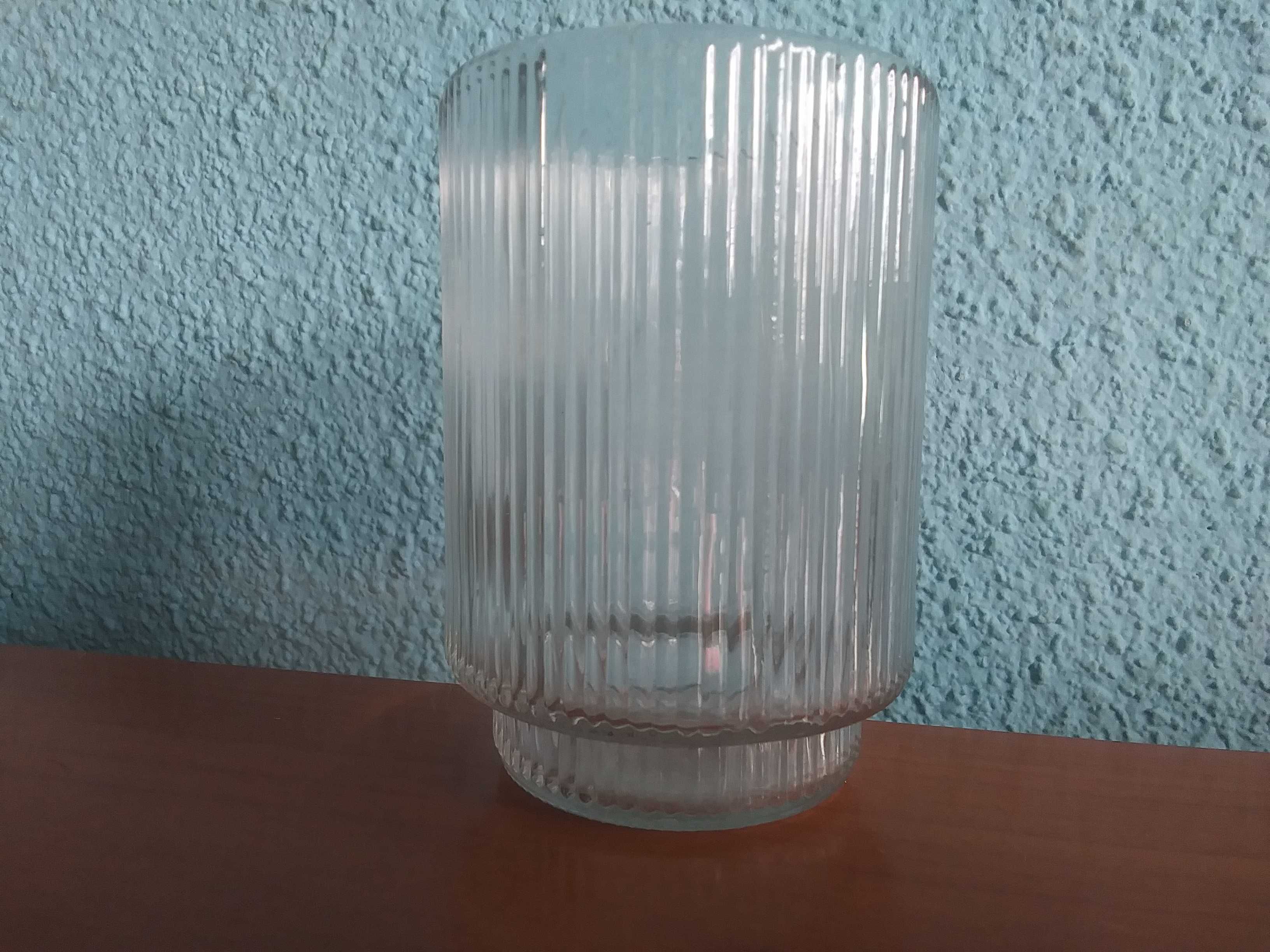 Set Pahare din borosilicat cu linii in relief.