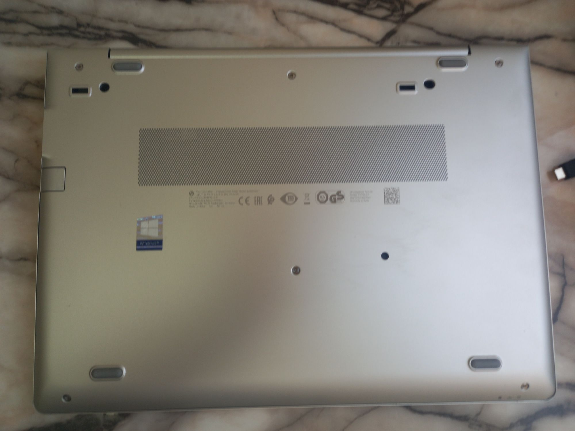 Лаптоп HP EliteBook 745 G6 , 14.0", AMD Ryzen 3 3300U 8GB AMD  Vega 6