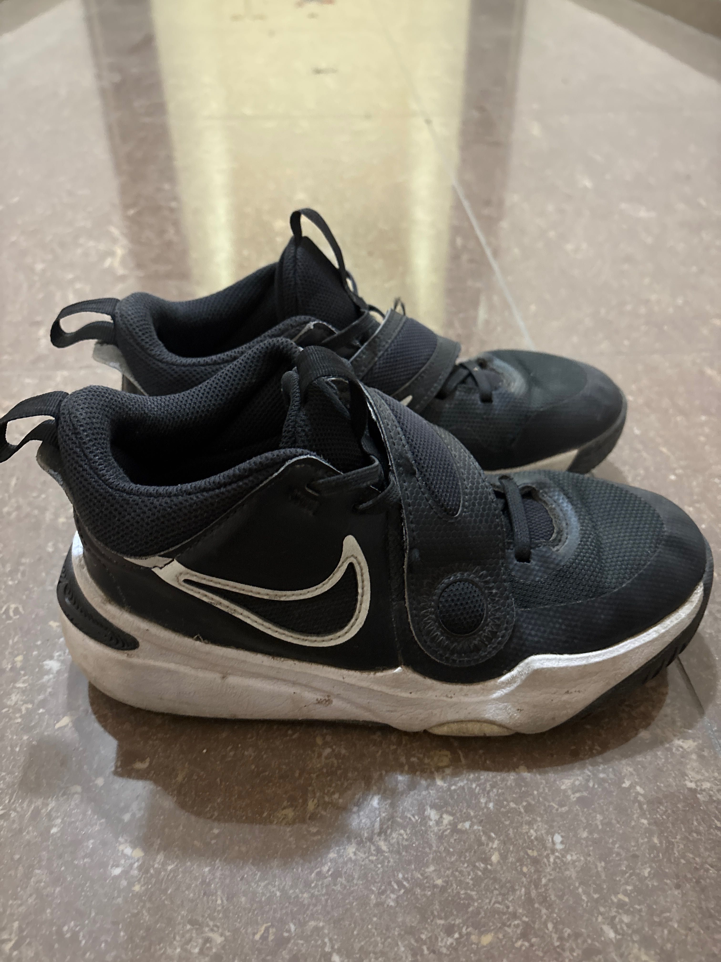 Продават се  4 чифта Nike обувки в отлично състояние!