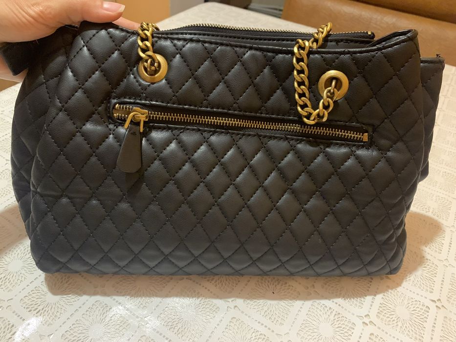 Geanta din piele Guess de umar