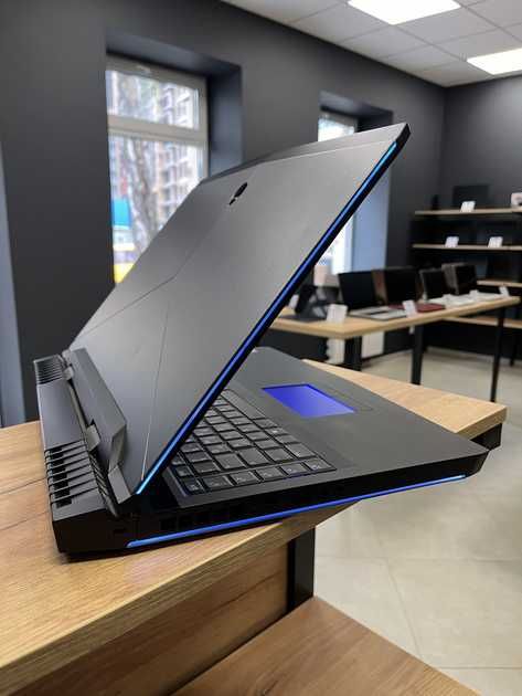 Laptop gaming Alienware 17" ,intel core i7 ,video 8 gb GTX ram 32 gb