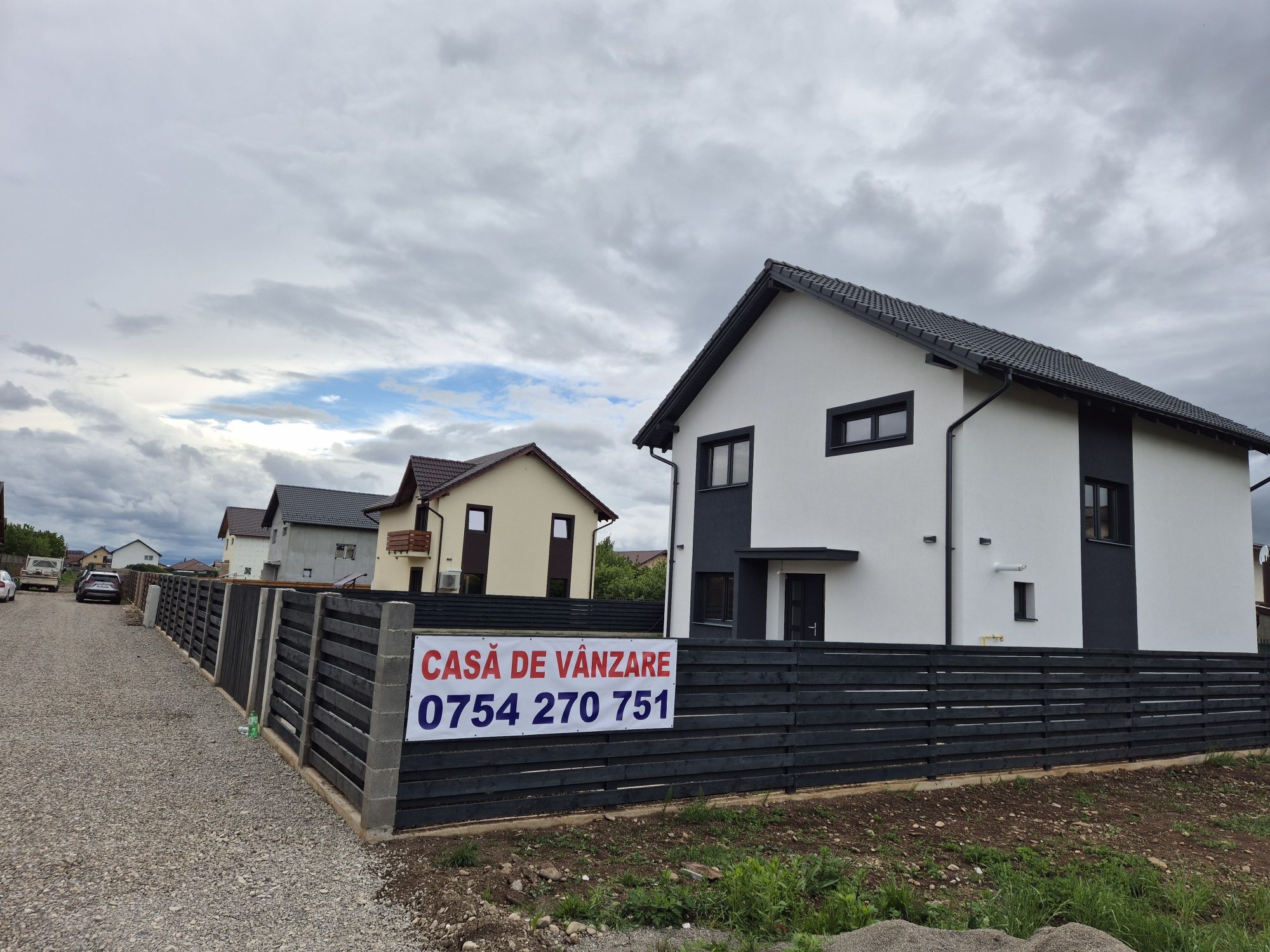Vand casa Izvor Proprietar teren 600mp