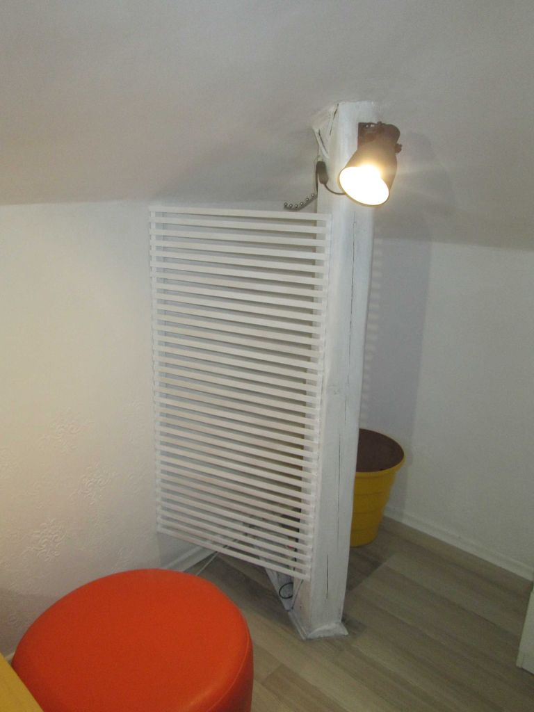 Дава се под наем Едностаен апартамент в Варна, Център - 27 кв.м за 229.5 € - Снимка #3
