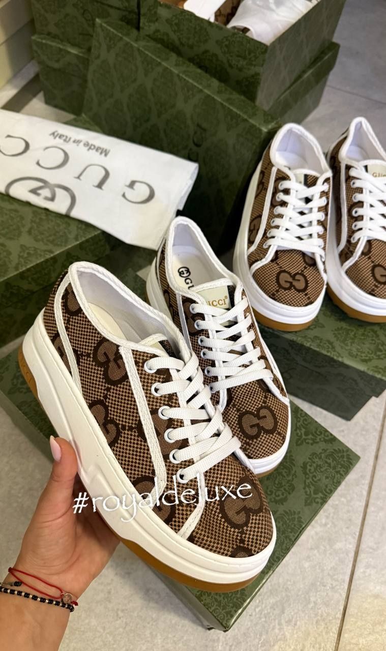Adidasi dama gucci