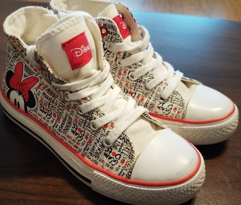 Bascheți fete, marca Disney, mărimea 34.