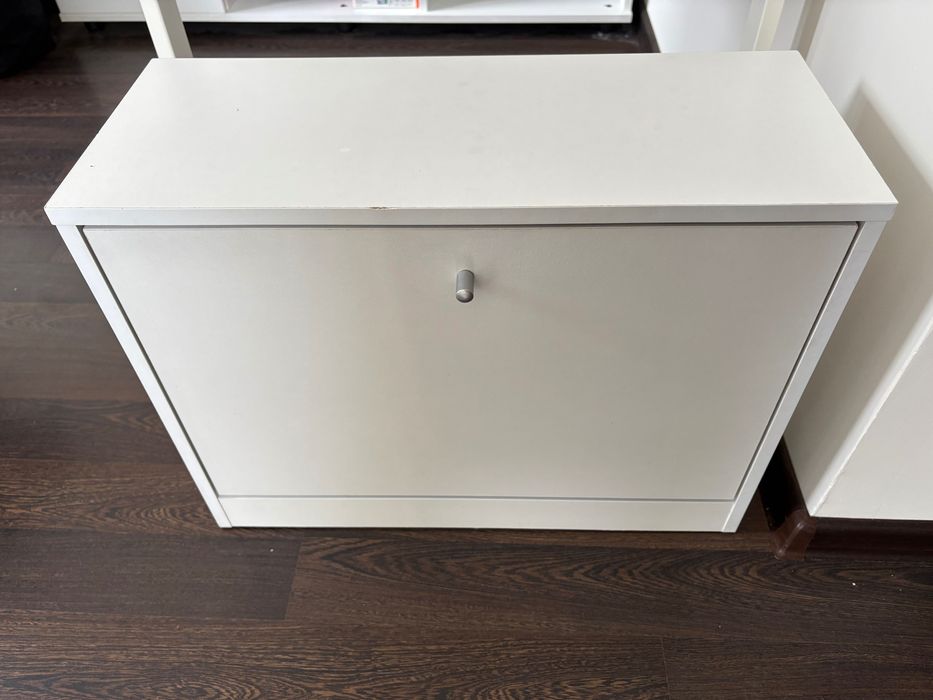 Бял шкаф за обувки