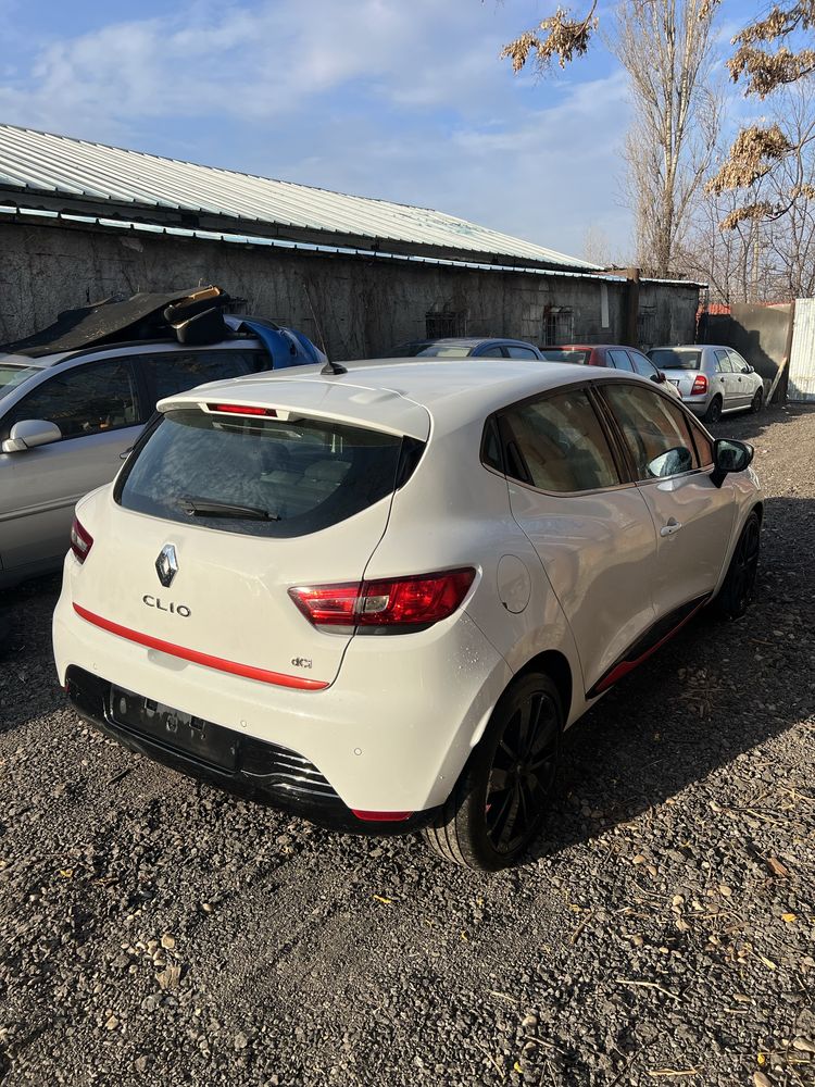Dezmembrez Renault Clio 4 2013-2020 Usa Bara Haion Capota