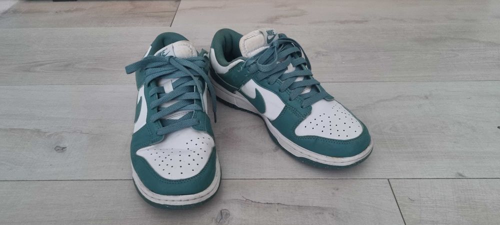 Маратонки NIKE 38,5