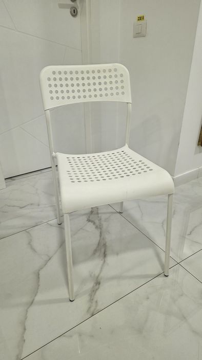 Scaune  Ikea albe