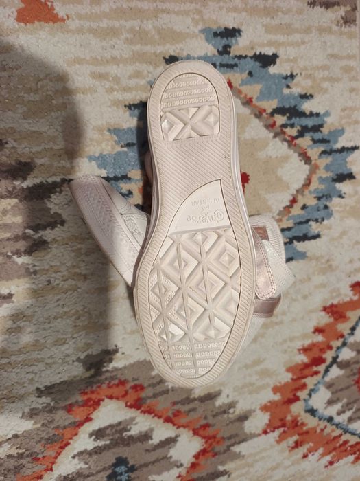 Converse noi mărimea 39