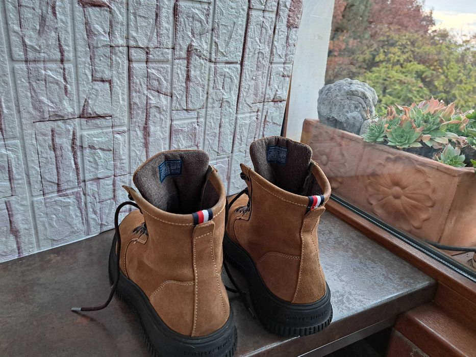 мъжки зимни обувки,боти,кубинки,ном44,Tommy Hilfiger