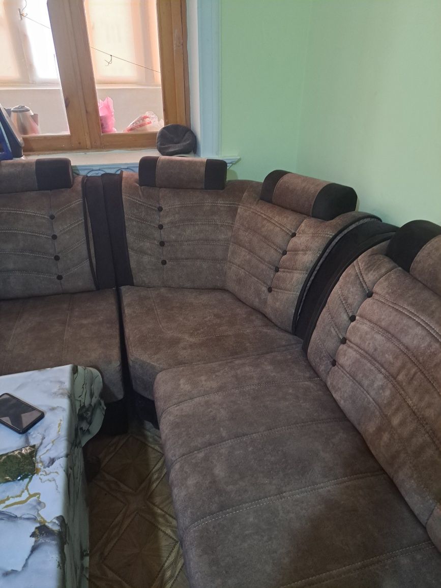 Продаётся мебель диван уголок в отличном состояние новыйе