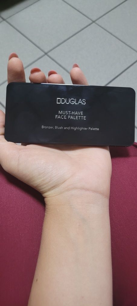 Paleta Douglas noua