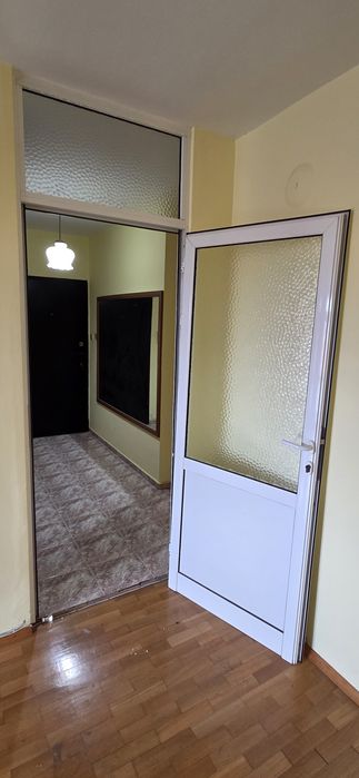 4 броя алуминиеви врати