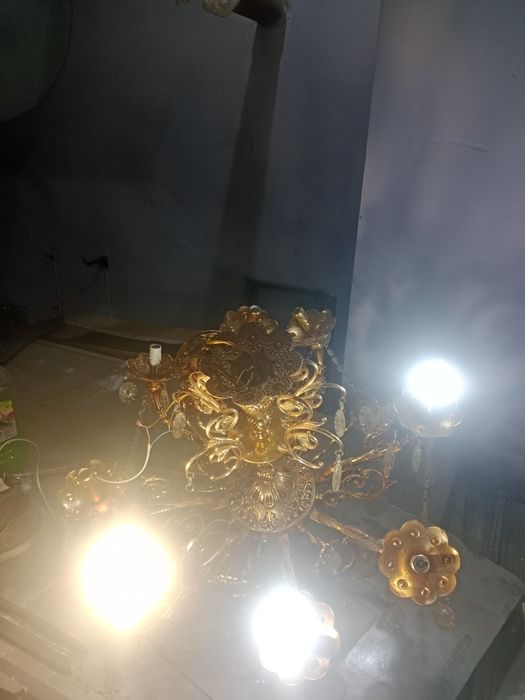 Продам люстры бу