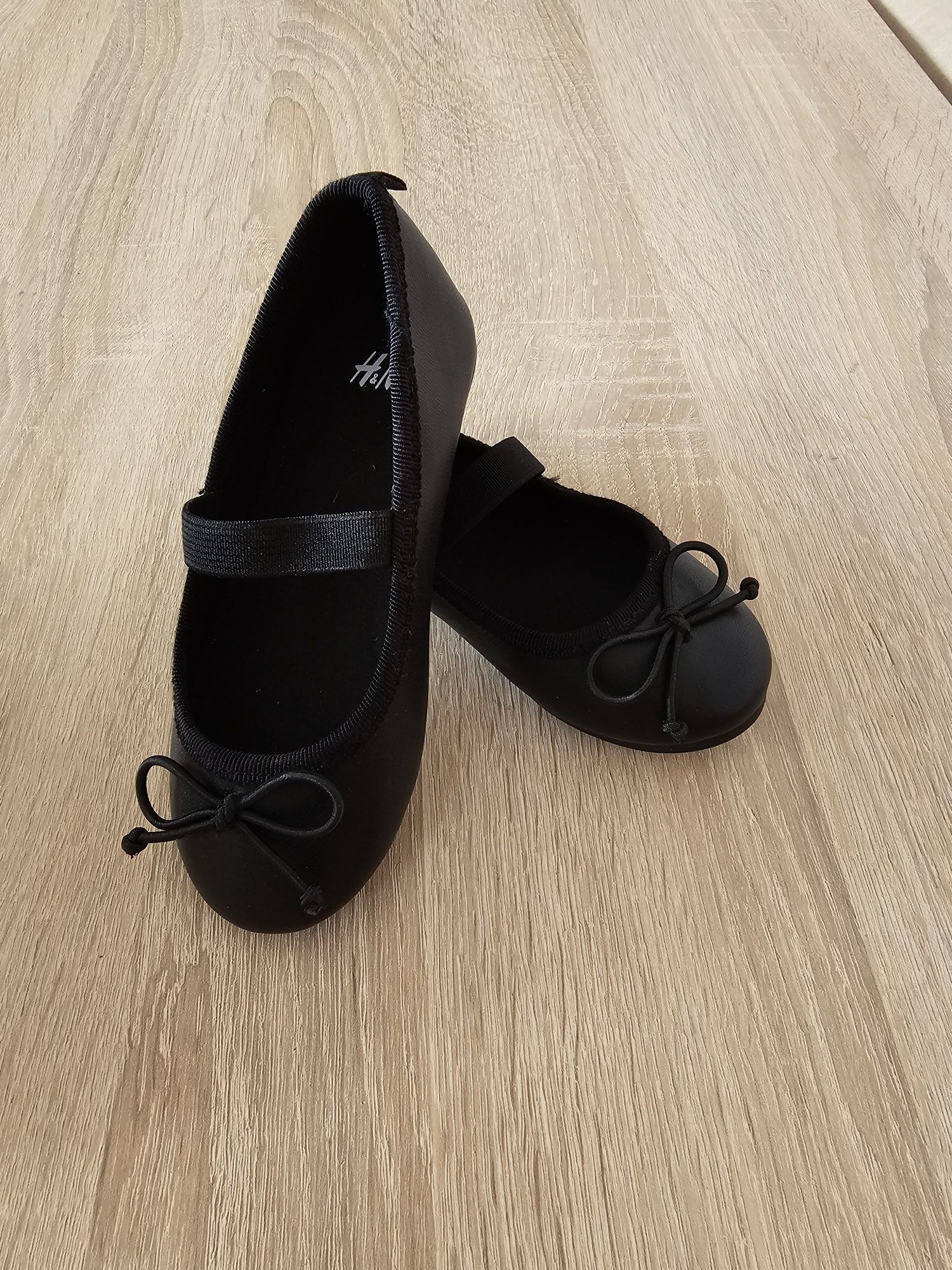 Обувки черни H&M 24 номер