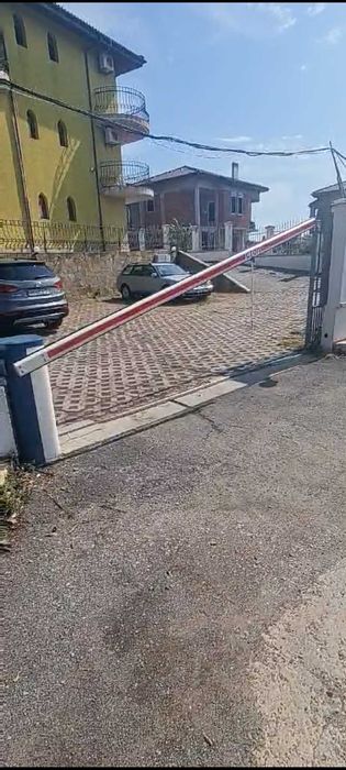 Автоматична паркинг бариера