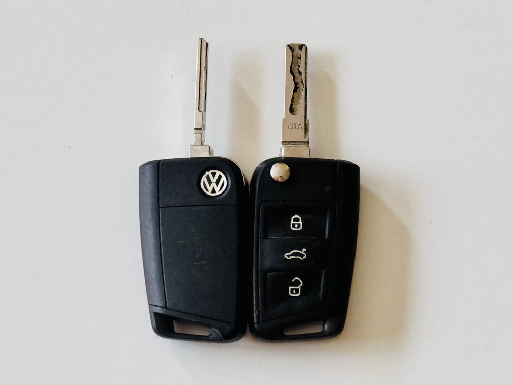 Ключ  VW Skoda оригинален