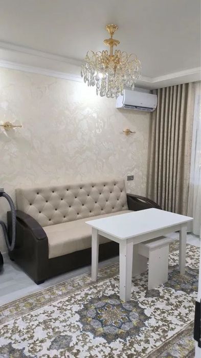 Ялангач 
теннисный корт
Кирпичный дом